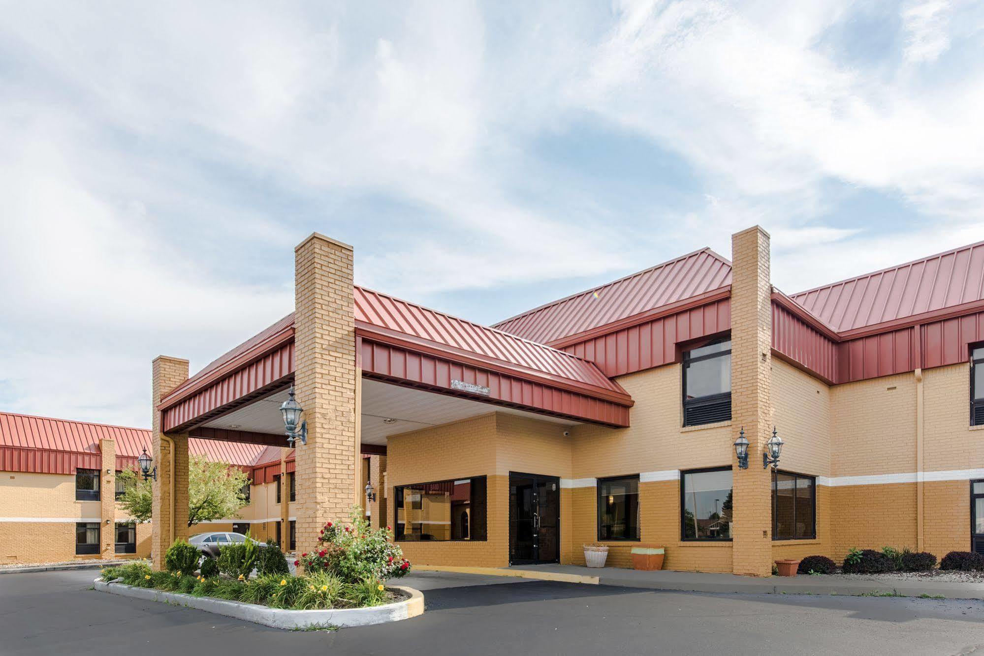 Cardinal Inn & Suites Muncie Eksteriør bilde