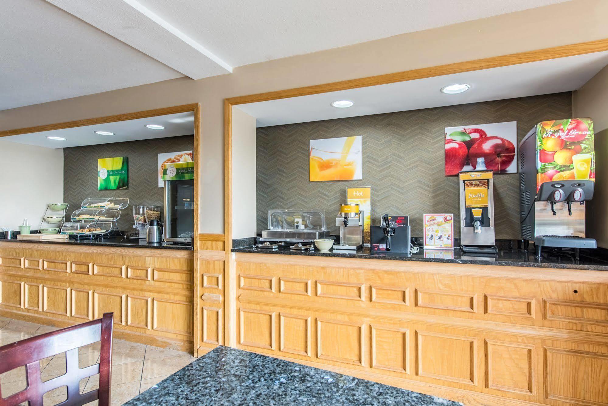 Cardinal Inn & Suites Muncie Eksteriør bilde