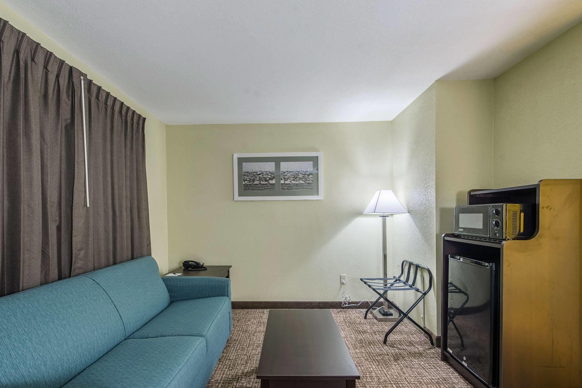 Cardinal Inn & Suites Muncie Eksteriør bilde